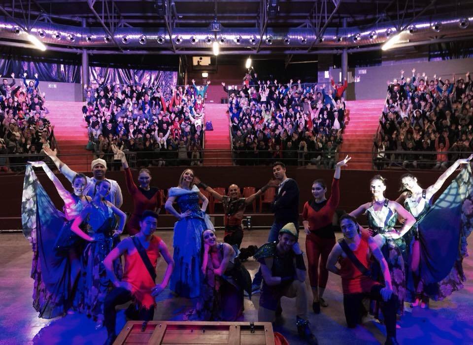 Циркчид нэгэн гэнэтийн бэлэг бэлджээ